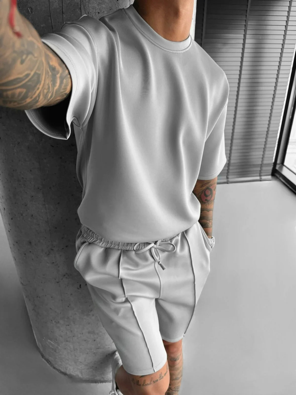 Men's Oversized Short Sleeve Set - Drawstring Shorts - Crew Neck
