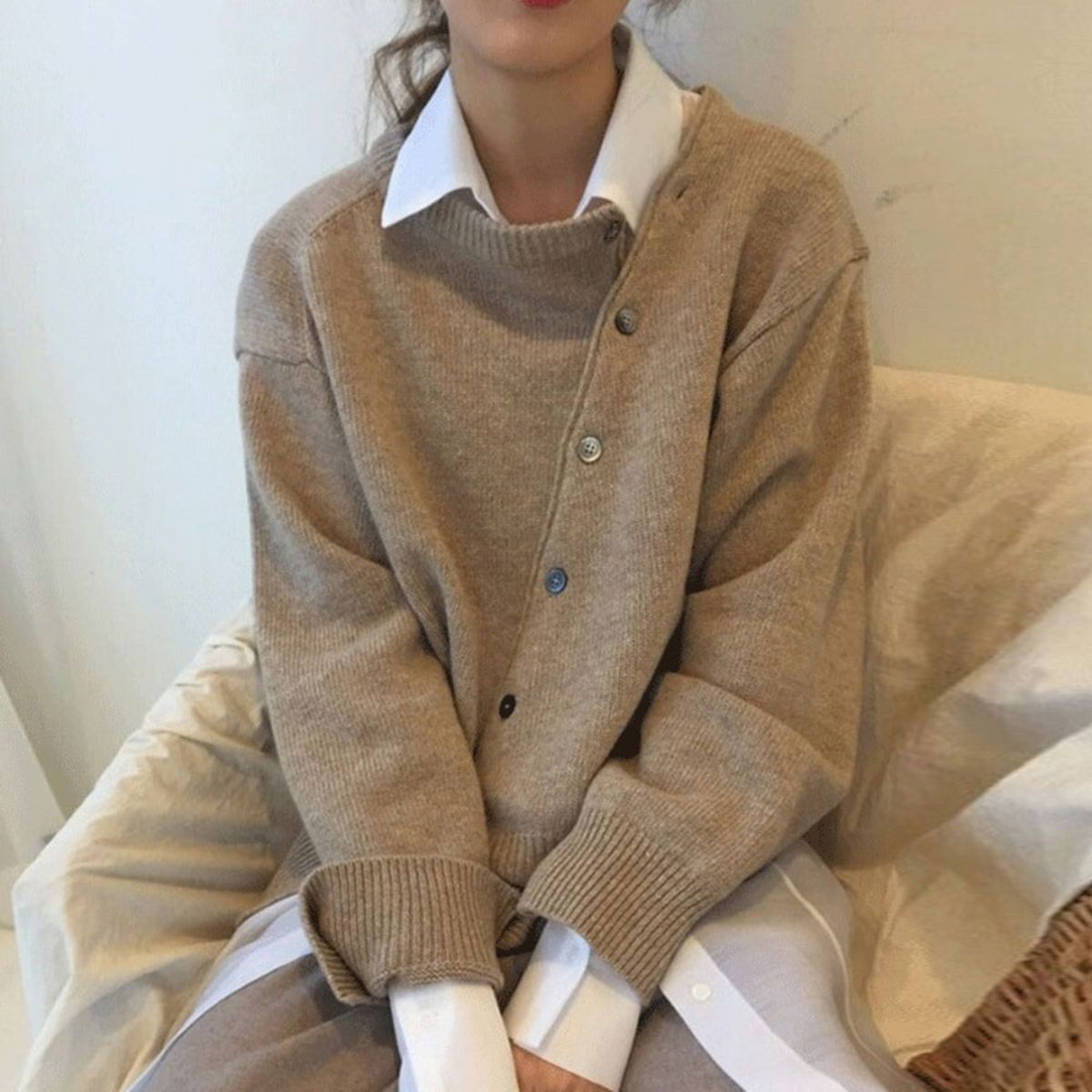 Women's Knit Cardigan - V-Neck - Button Front - Oversized - Ribbed Cuff and Hem